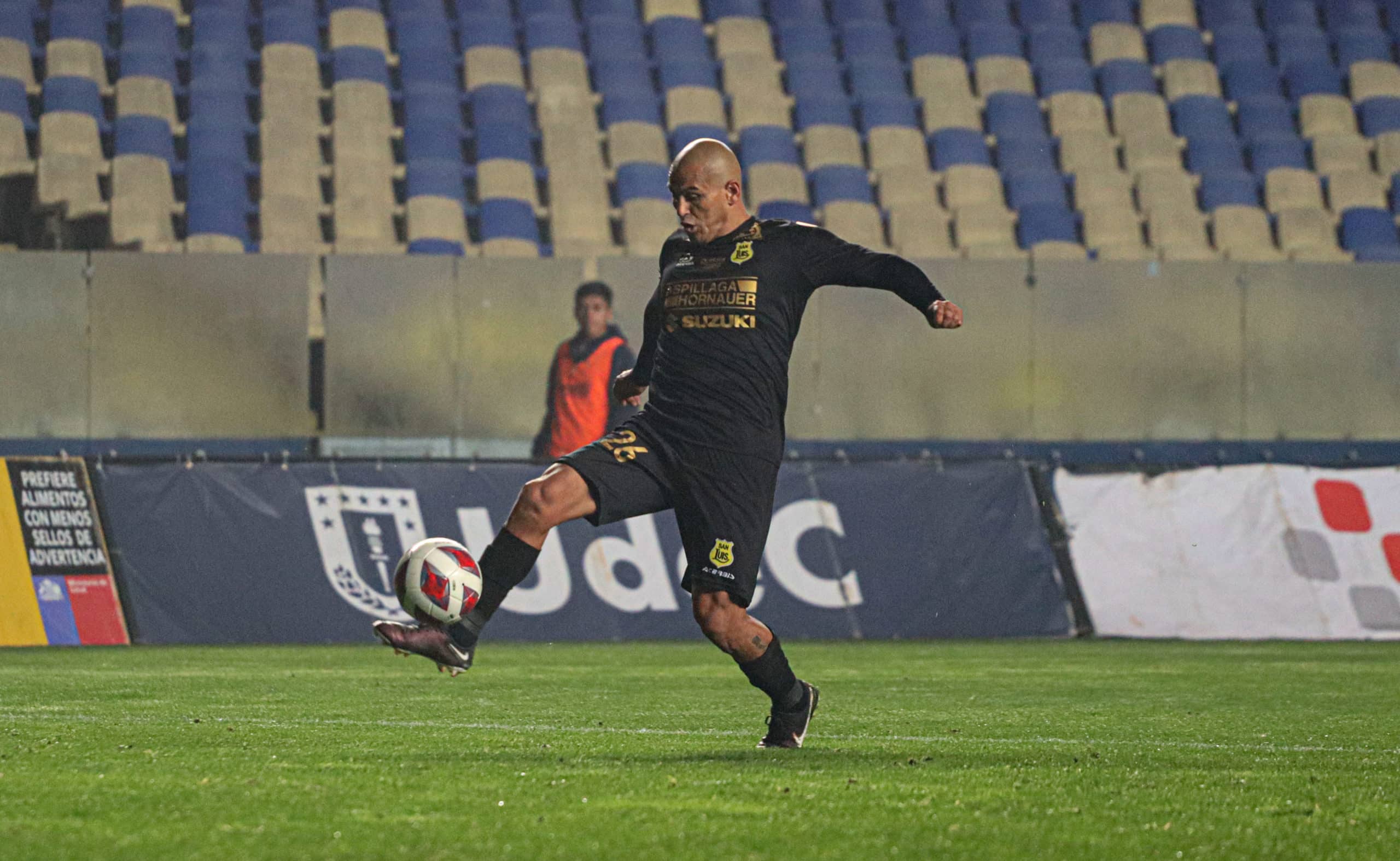 ¡Increíble! Humberto Suazo Se Acerca Al Récord Del Fútbol Chileno Con ...