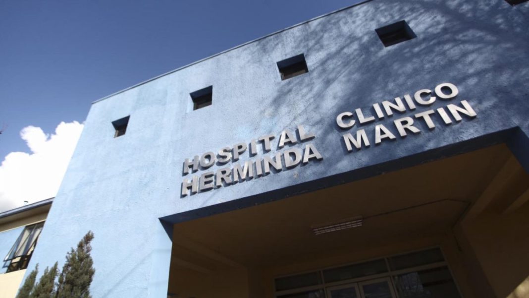 Impactante: Niña de 12 años en riesgo vital tras caer del quinto piso del Hospital de Chillán