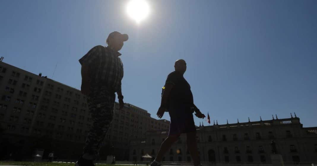 ¡Alerta! Ola de calor en Santiago: pronóstico del tiempo para el fin de semana