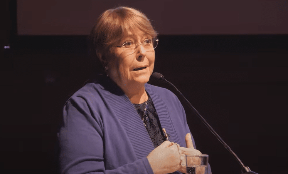 Bachelet y nueva Constitución: ¿Votaría a favor si se asemeja al anteproyecto?