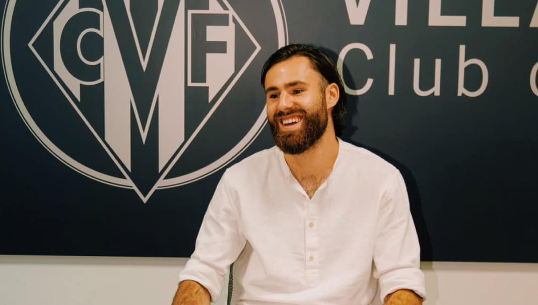 El DT de Villarreal revela los desafíos de adaptación de Ben Brereton