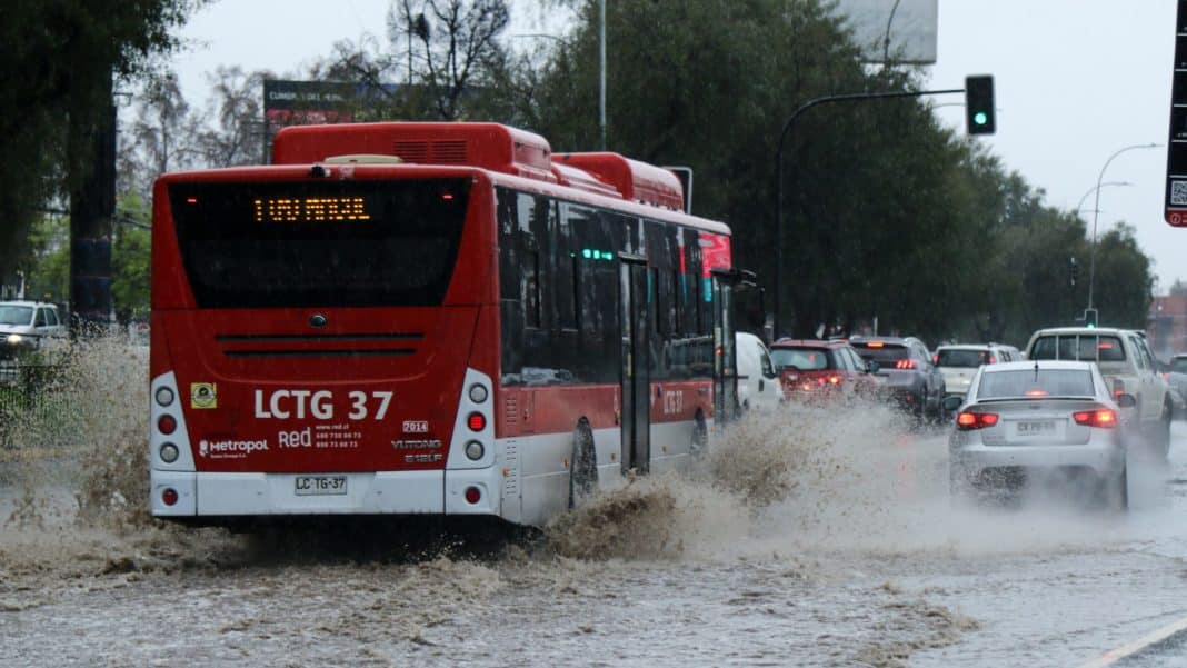 ¡Alerta! Nuevas lluvias en Santiago: las más fuertes en 20 años