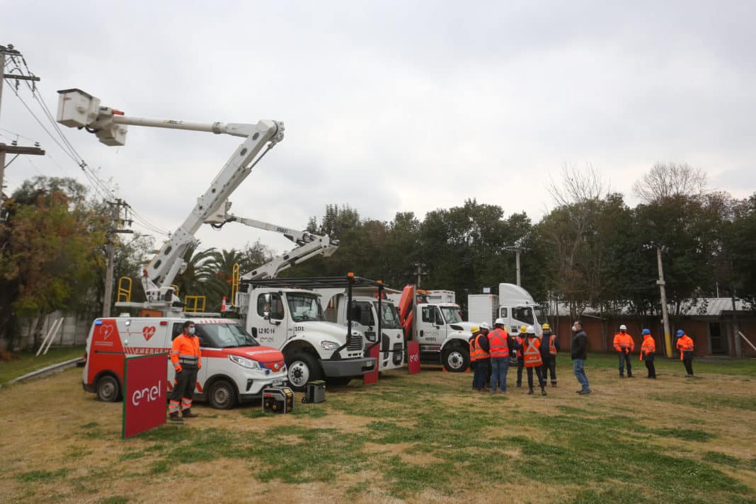 ¡Enel activa plan de contingencia por sistema frontal en la Región Metropolitana! ¿Estás preparado?