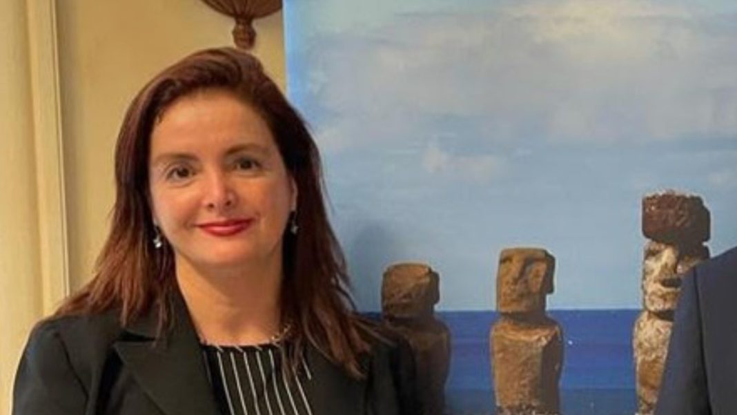 ¡Sorprendente renuncia! Embajadora de Chile en el Reino Unido deja su cargo