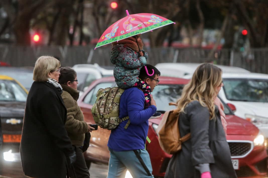 ¡Sorpresa en Santiago!: Descubre cuándo volverá la lluvia a la Región Metropolitana