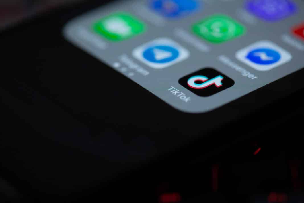 ¡TikTok revoluciona su plataforma con podcasts!