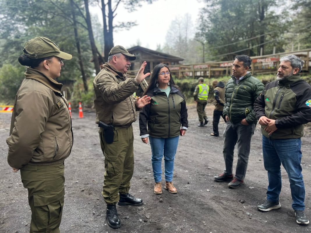 Carabineros refuerza seguridad en Volcán Villarrica para proteger viviendas