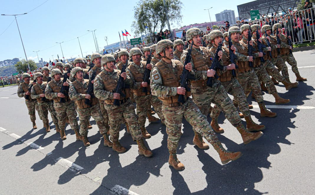 General Iturriaga en la Parada Militar: El Ejército no tiene información que no esté en la justicia