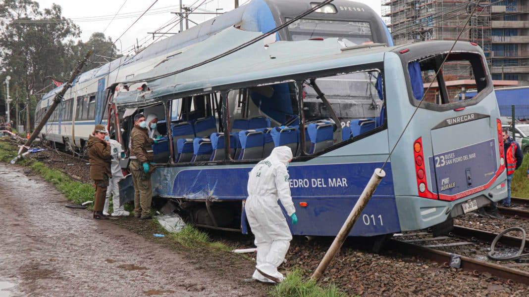 Impactante choque entre Biotrén y bus: Gobierno no descarta presentar querella