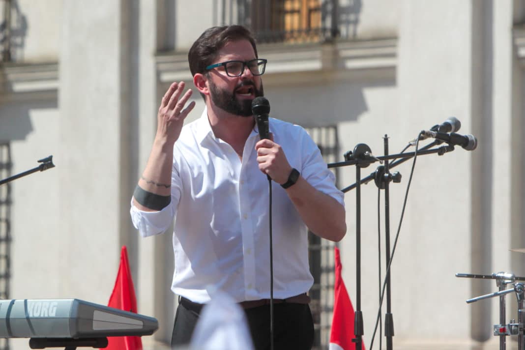 Presidente Boric en manifestación a su favor: «Lo importante es no perder el horizonte de lo que queremos cambiar»