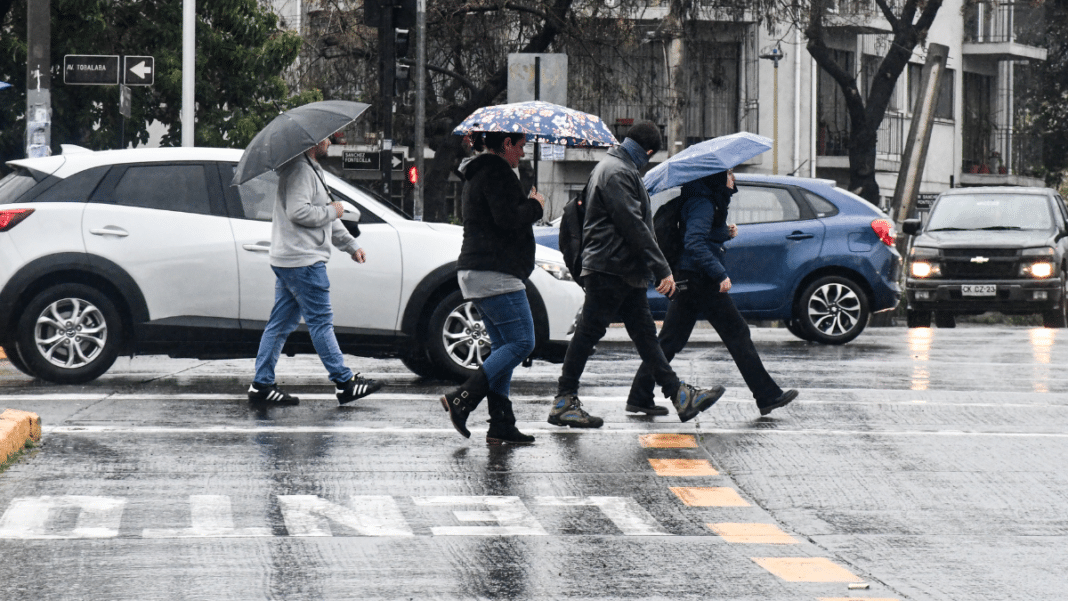 ¡Alerta! Fuertes precipitaciones se aproximan a la región Metropolitana