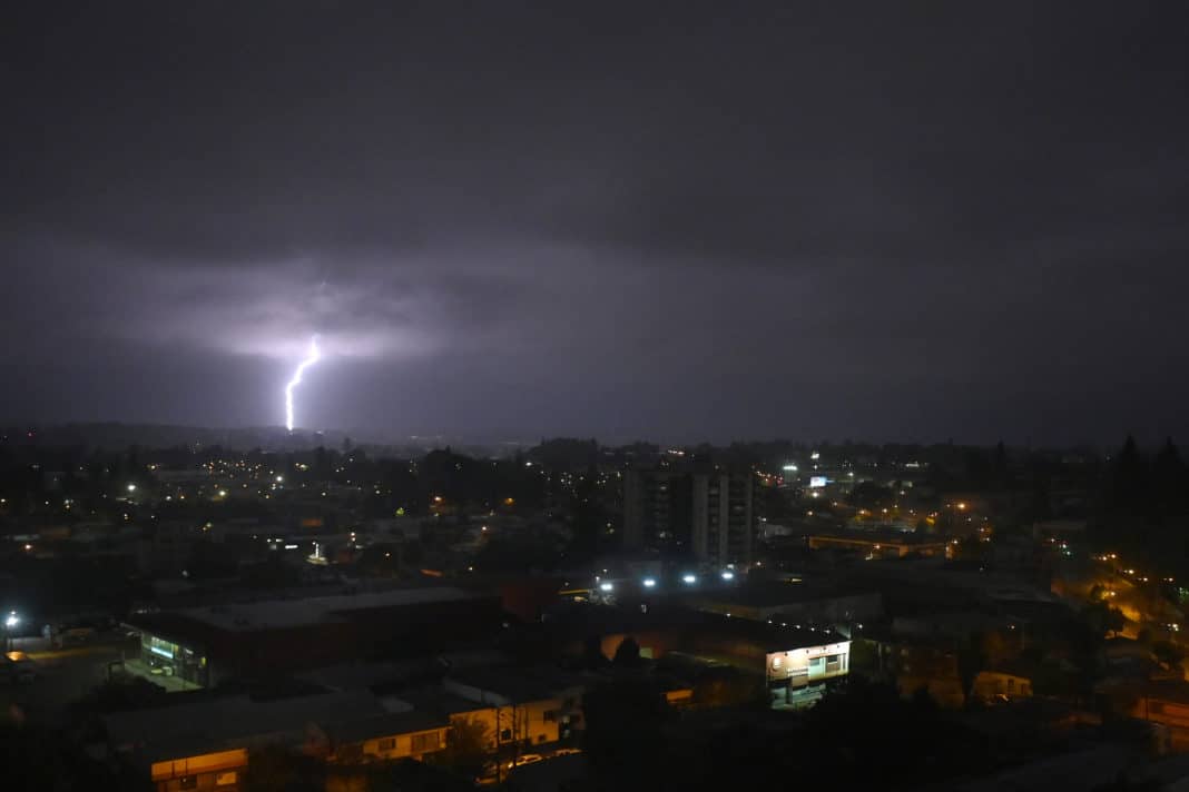 ¡Alerta meteorológica! Probables tormentas eléctricas en dos regiones del país