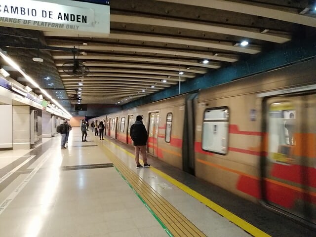 ¡Caos en el Metro! Línea 4A cerrada por falla técnica