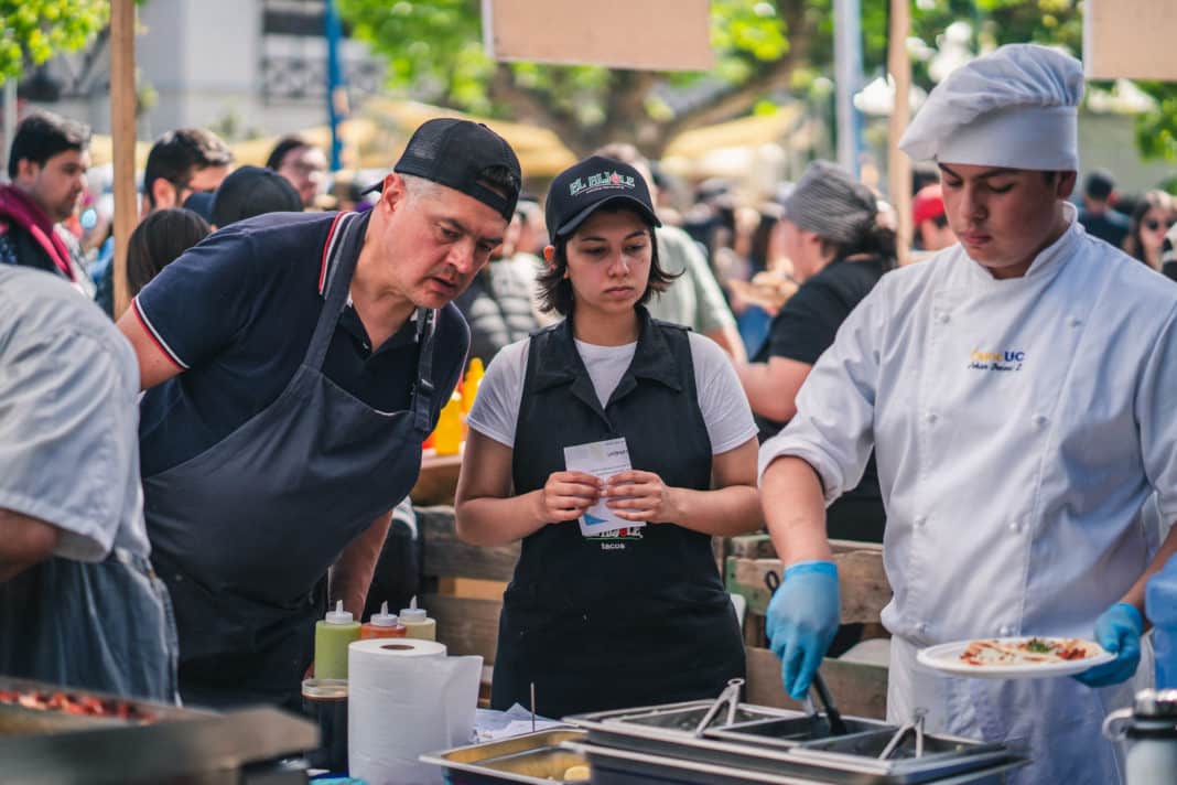 ¡Descubre Sobremesa, el evento dieciochero perfecto para toda la familia!