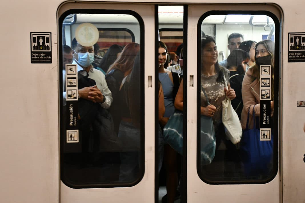 ¡Gran noticia! Metro de Santiago restablece el servicio en Línea 5 y Línea 1