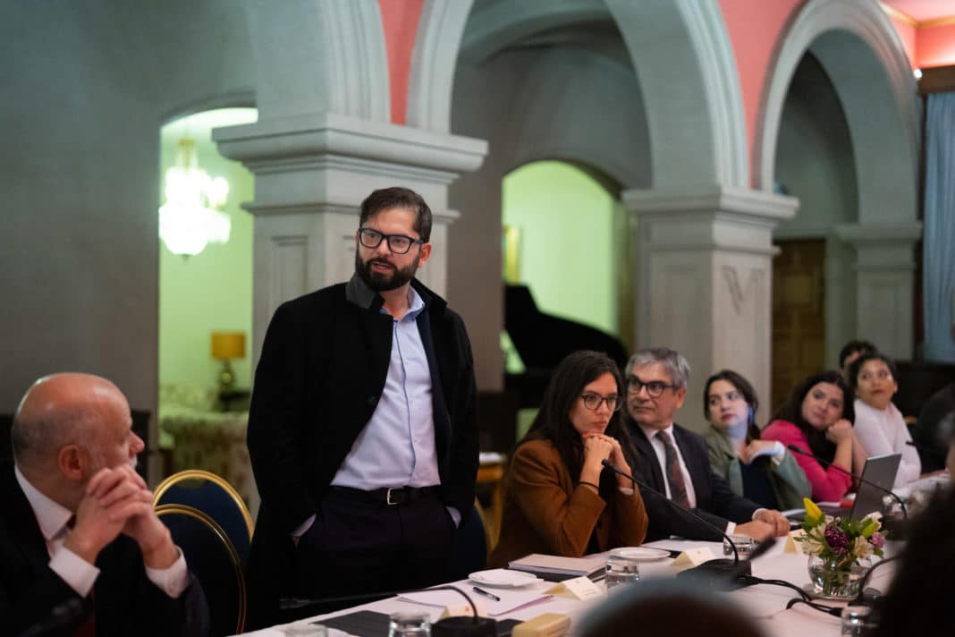 ¡Gran reunión en Cerro Castillo! Presidente Boric lidera conclave para el Presupuesto 2024