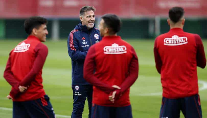 ¡Histórico enfrentamiento! La Roja desafía al Centenario en busca de su primera victoria ante Uruguay