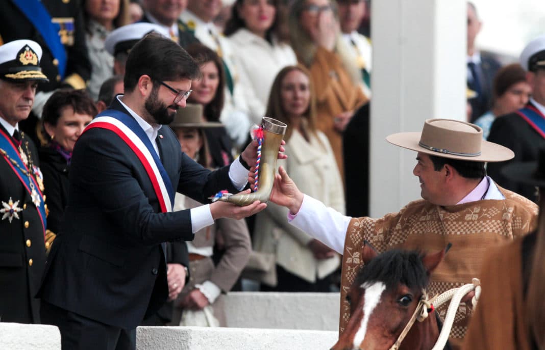 ¡Increíble! La sorprendente declaración de una niña en la Parada Militar del presidente Boric