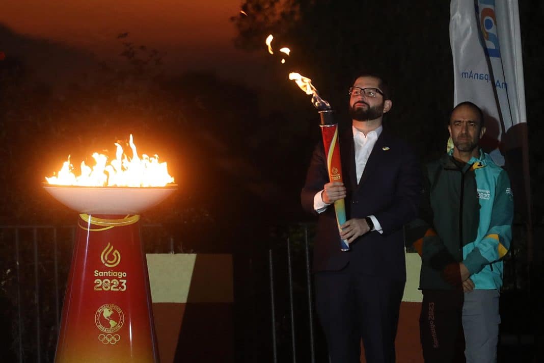 ¡Increíble! Presidente Boric recibe el Fuego Sagrado de los Juegos Panamericanos de Santiago 2023