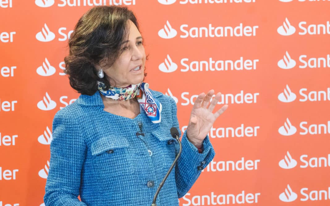 Ana Botín, presidenta de Banco Santander: ¡Descubre cómo lideramos en satisfacción del cliente y rentabilidad en Chile!