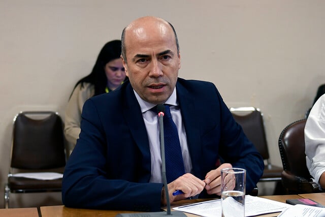 Contralor General de la República oficia a Miguel Crispi: ¿Qué razones tiene para evitar el control de la Cámara de Diputados?