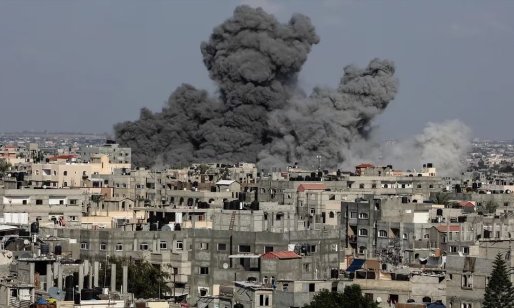 Impactante bombardeo israelí en hospital de Gaza deja más de 500 muertos