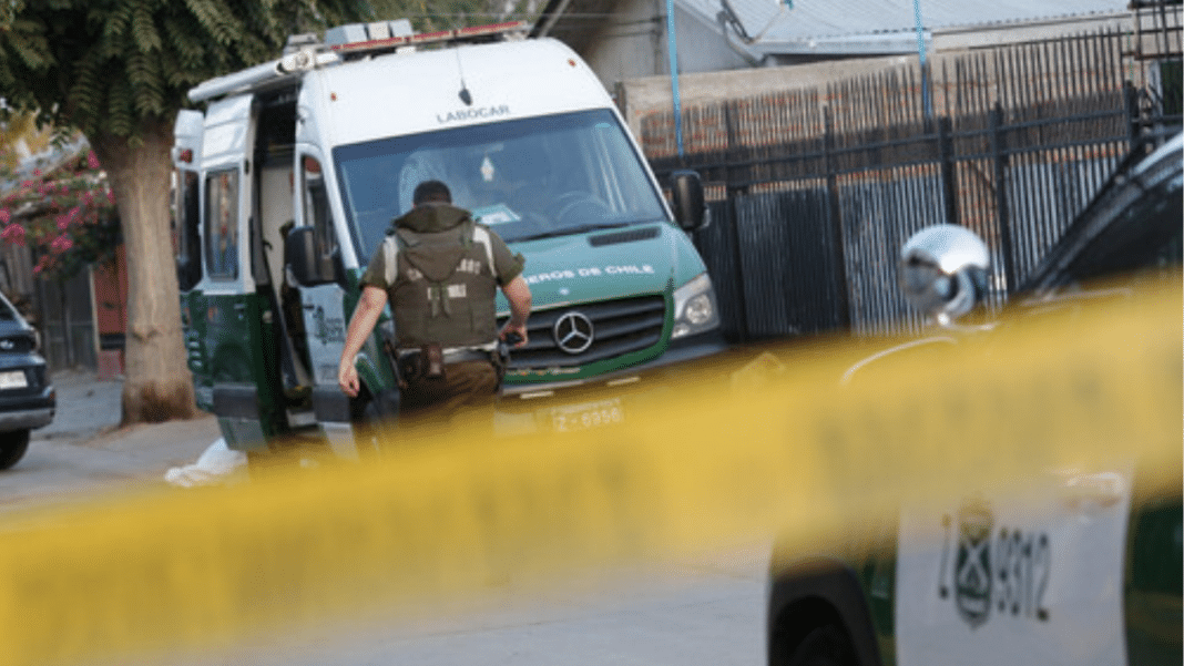 Impactante suceso en Cerro Navia: Hombre pierde la vida en una riña a balazos