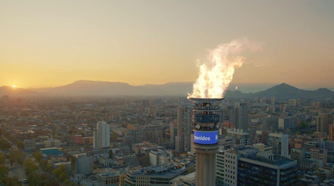 La Torre Entel se enciende para darle la bienvenida a los Juegos Panamericanos y Parapanamericanos Santiago 2023