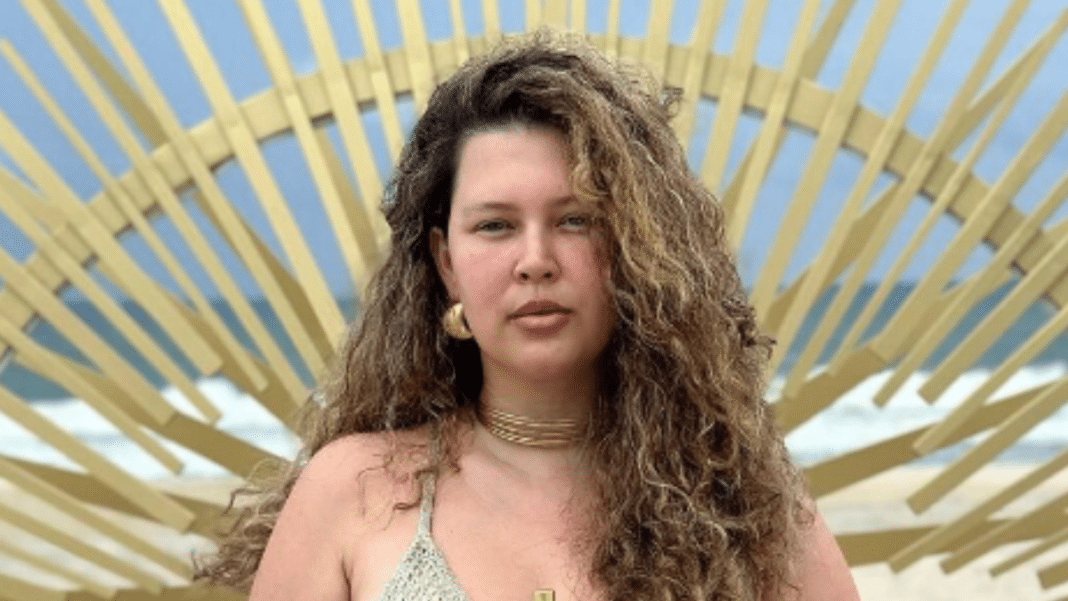 Michelle Carvalho deslumbra en las redes sociales con un vestido semitransparente