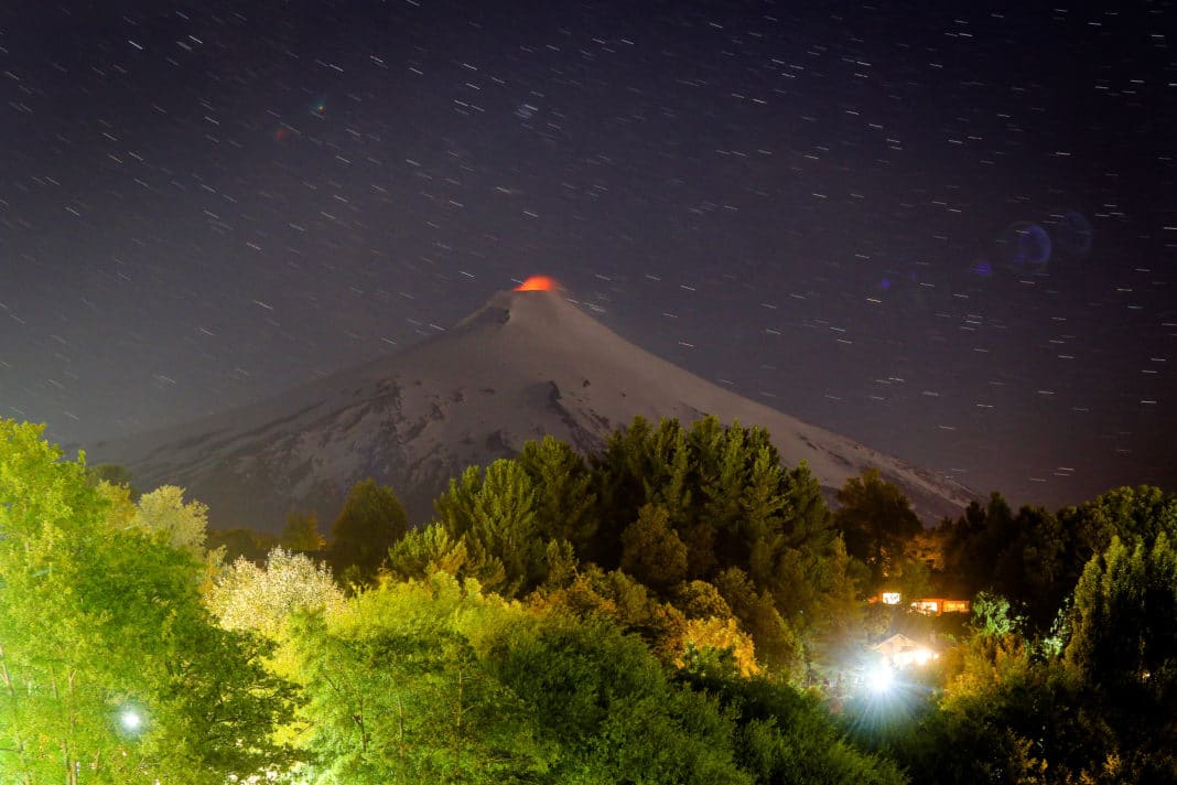 Volcán Villarrica: Descubre qué significa la alerta naranja y por qué aún está vigente