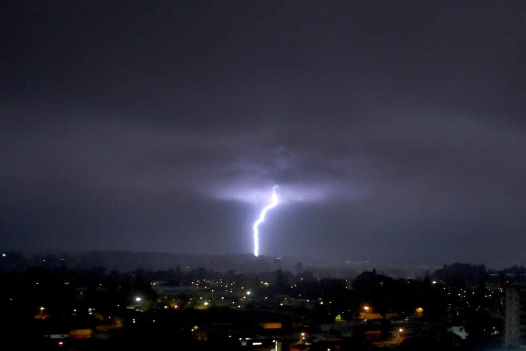 ¡Alerta! Probables tormentas eléctricas en tres regiones de Chile