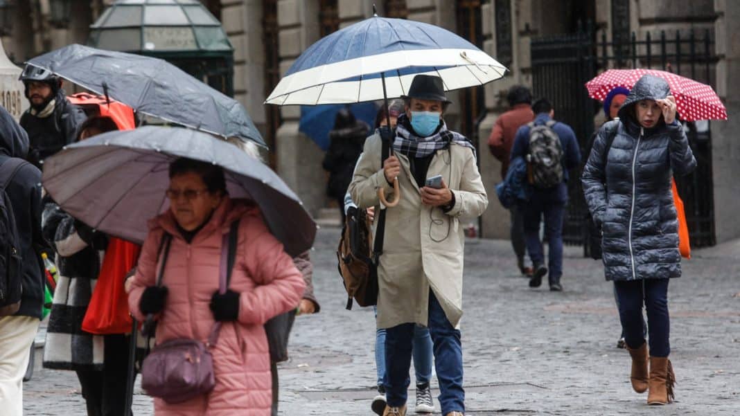 ¡Atención! Lluvia en la RM: Descubre qué día y a qué hora se pronostican precipitaciones