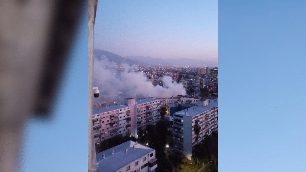 ¡Incendio en Hospital Calvo Mackenna en Providencia! Evacuaron el segundo y tercer piso