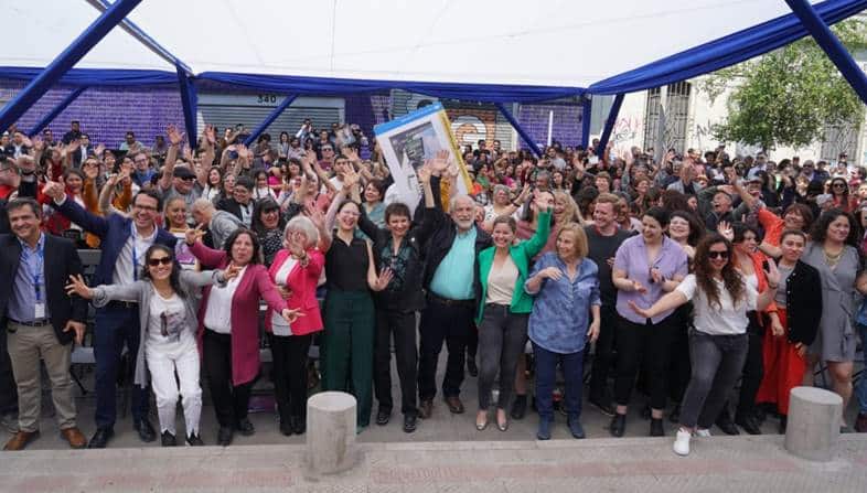 ¡Increíble! 84 familias recibieron sus nuevas viviendas en Santiago Centro