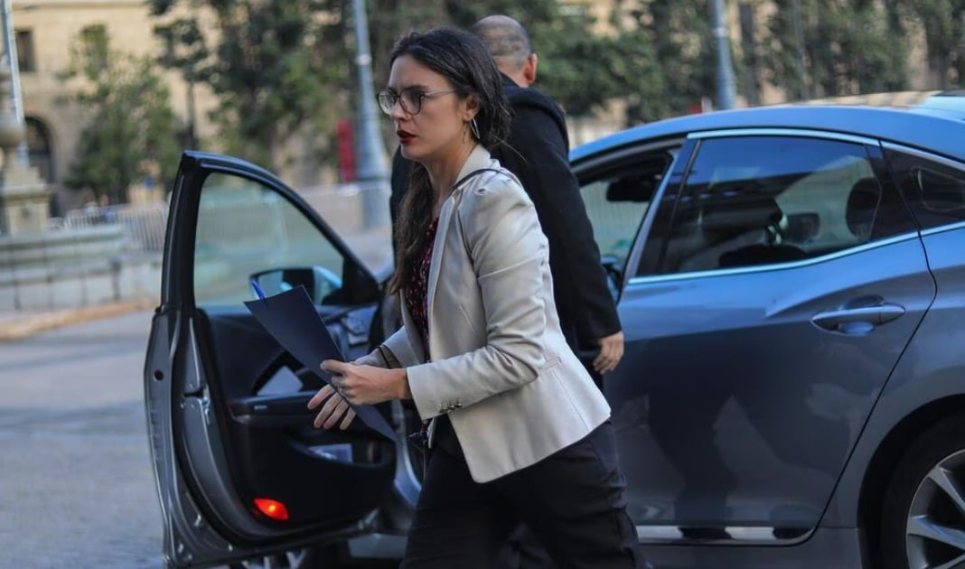 ¡Increíble! Camila Vallejo revela la verdad detrás de la compra de su nuevo auto ministerial