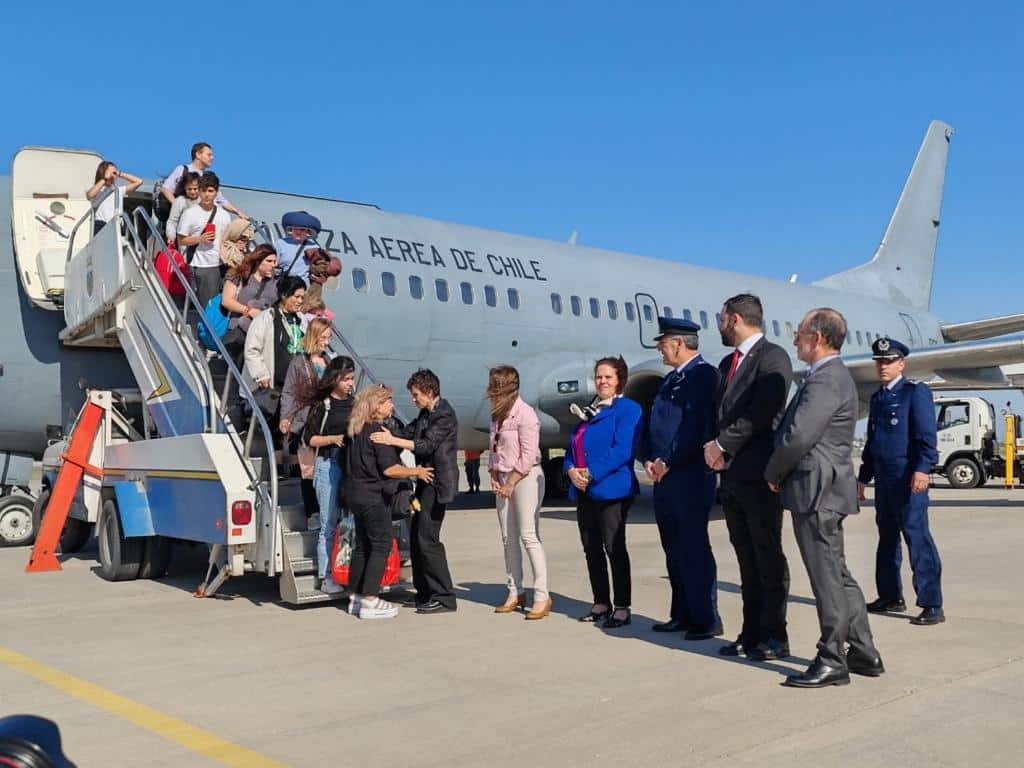 ¡Increíble! Primer vuelo humanitario de la FACh trae de vuelta a 83 chilenos desde Israel