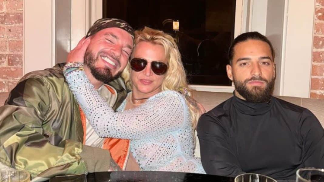 ¡Increíble encuentro! Britney Spears posa con J Balvin y Maluma en Nueva York