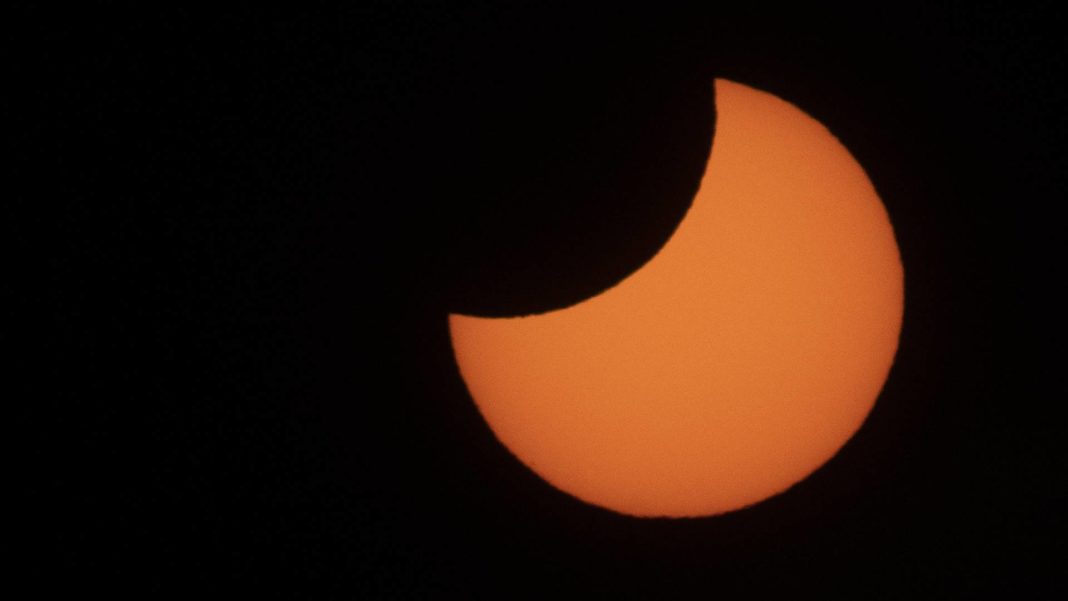 ¡No te pierdas el increíble eclipse solar anular y sus efectos!