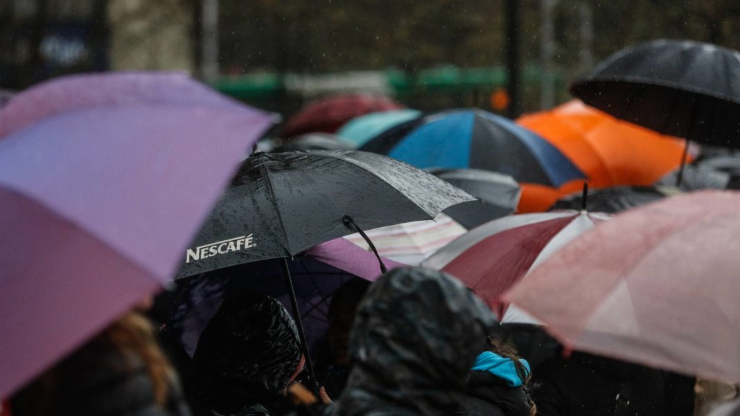 ¡Prepárate! Lluvia en Santiago: ¿Cuándo y cuánta caerá esta semana?