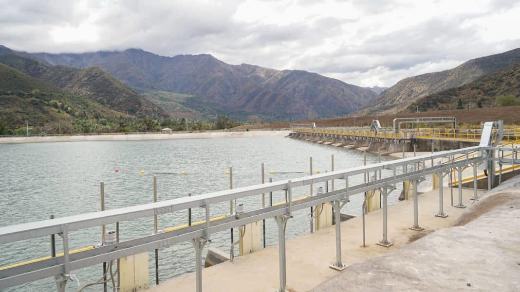 Aguas Andinas supera expectativas con un aumento del 19% en su plan de inversión