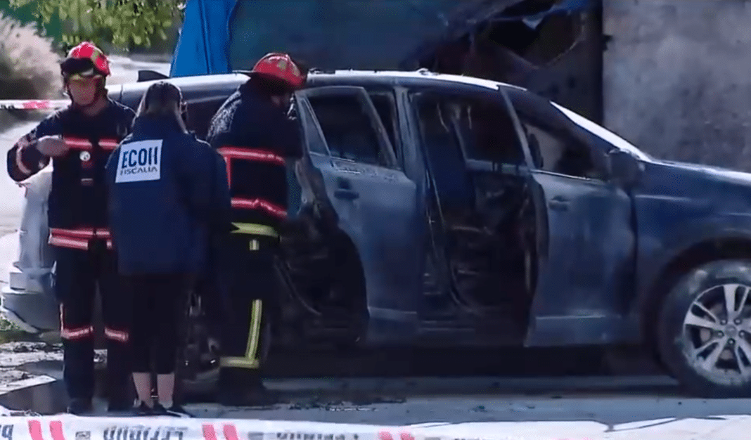 Impactante: Hombre muere quemado dentro de su auto a las afueras del Penitenciario Santiago I