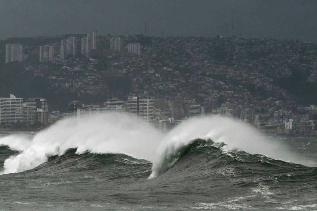 ¡Alerta! Marejadas en las costas de Chile: sectores afectados y medidas de seguridad