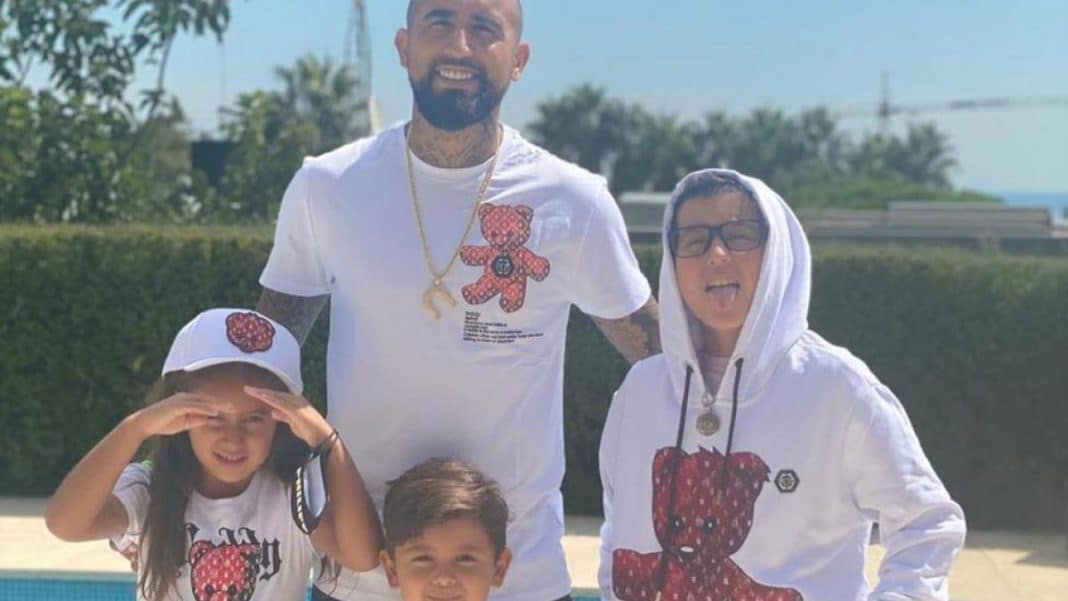 ¡Escándalo en Chile! Arturo Vidal se ausenta de la graduación de su hijo y desata críticas