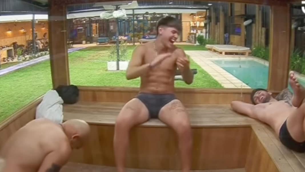 ¡Increíble! Francisco se desnuda en el sauna de Gran Hermano