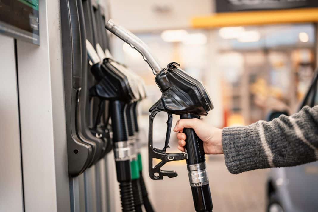 ¡Increíble! Los precios de los combustibles podrían seguir bajando durante las próximas semanas