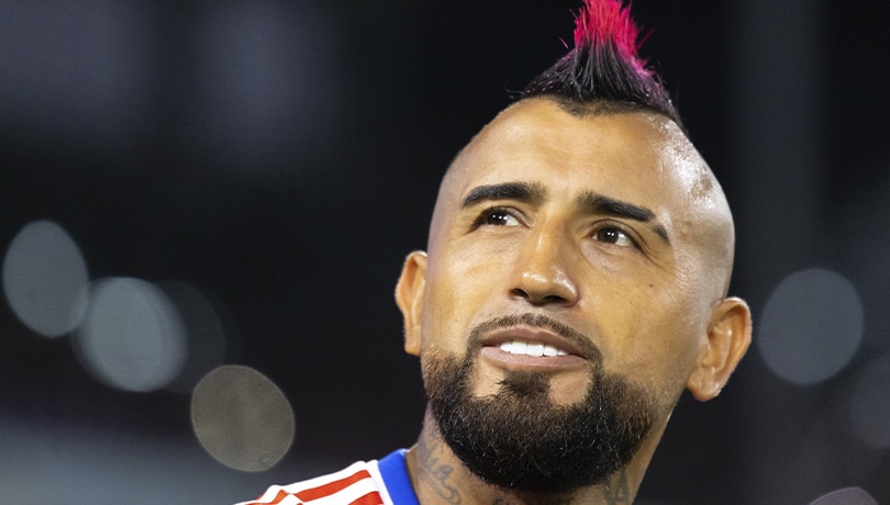 ¡Increíble! Riquelme contacta a Vidal para ficharlo en Boca Jrs