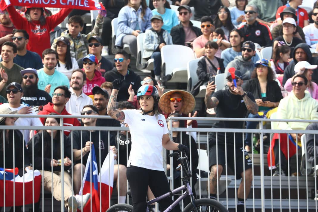 ¡Increíble actuación de Macarena Pérez en el BMX freestyle de Santiago 2023!