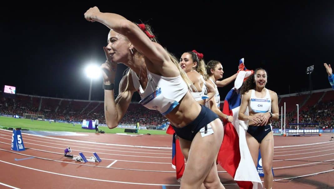 ¡Increíble gesto de Isidora Jiménez tras ganar la plata en el relevo 4x100 metros!