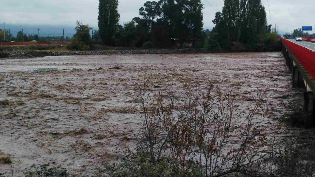 ¡Tragedia en el río Tinguiririca! Encuentran cuerpo de madre que se lanzó para salvar a su hijo