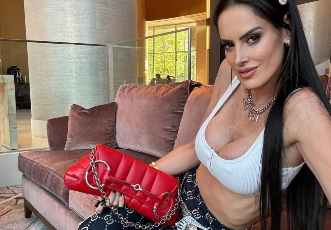 Adriana Barrientos sorprende con sus micro bikinis